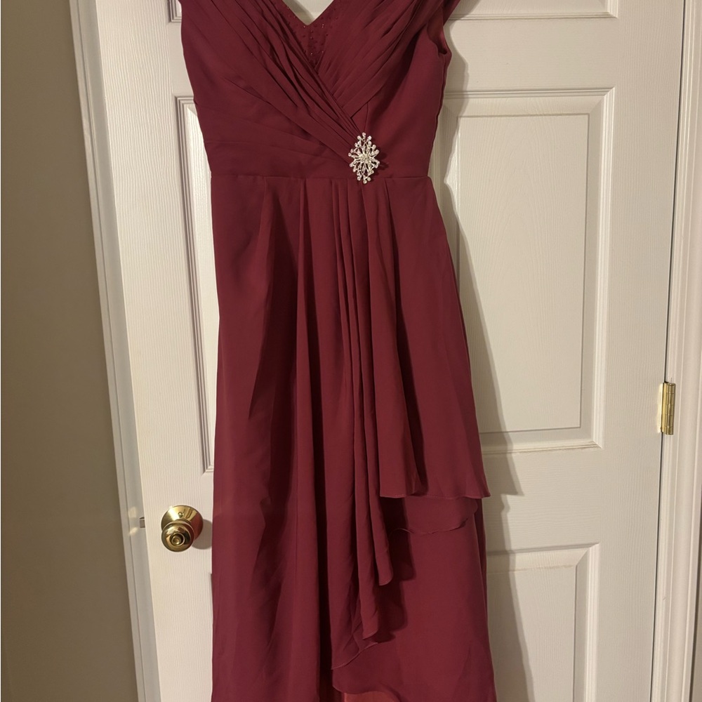 Elegant Burgundy Evening Dress